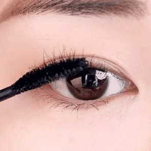 IronCurl™ Precision Mascara – Volume & Curl Formula